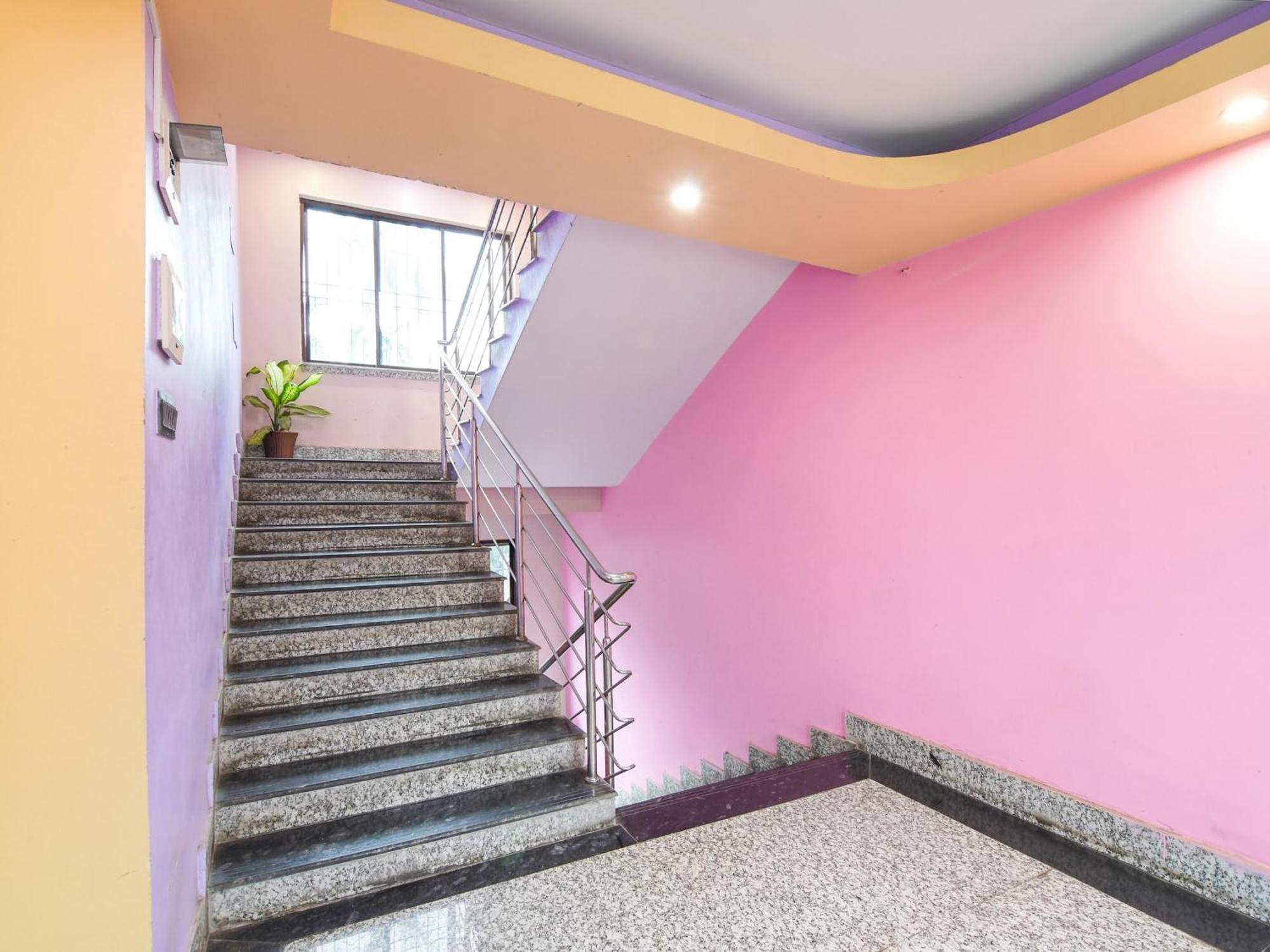 Oyo Flagship Hotel Red Velvet Hugli-Chinsurah Bagian luar foto