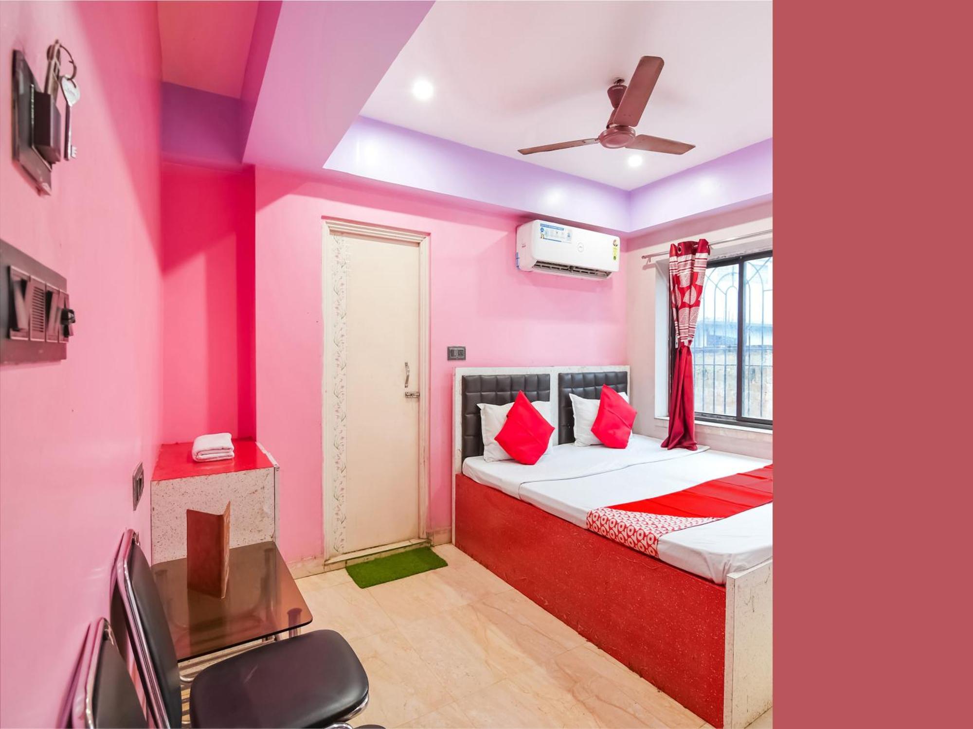 Oyo Flagship Hotel Red Velvet Hugli-Chinsurah Bagian luar foto