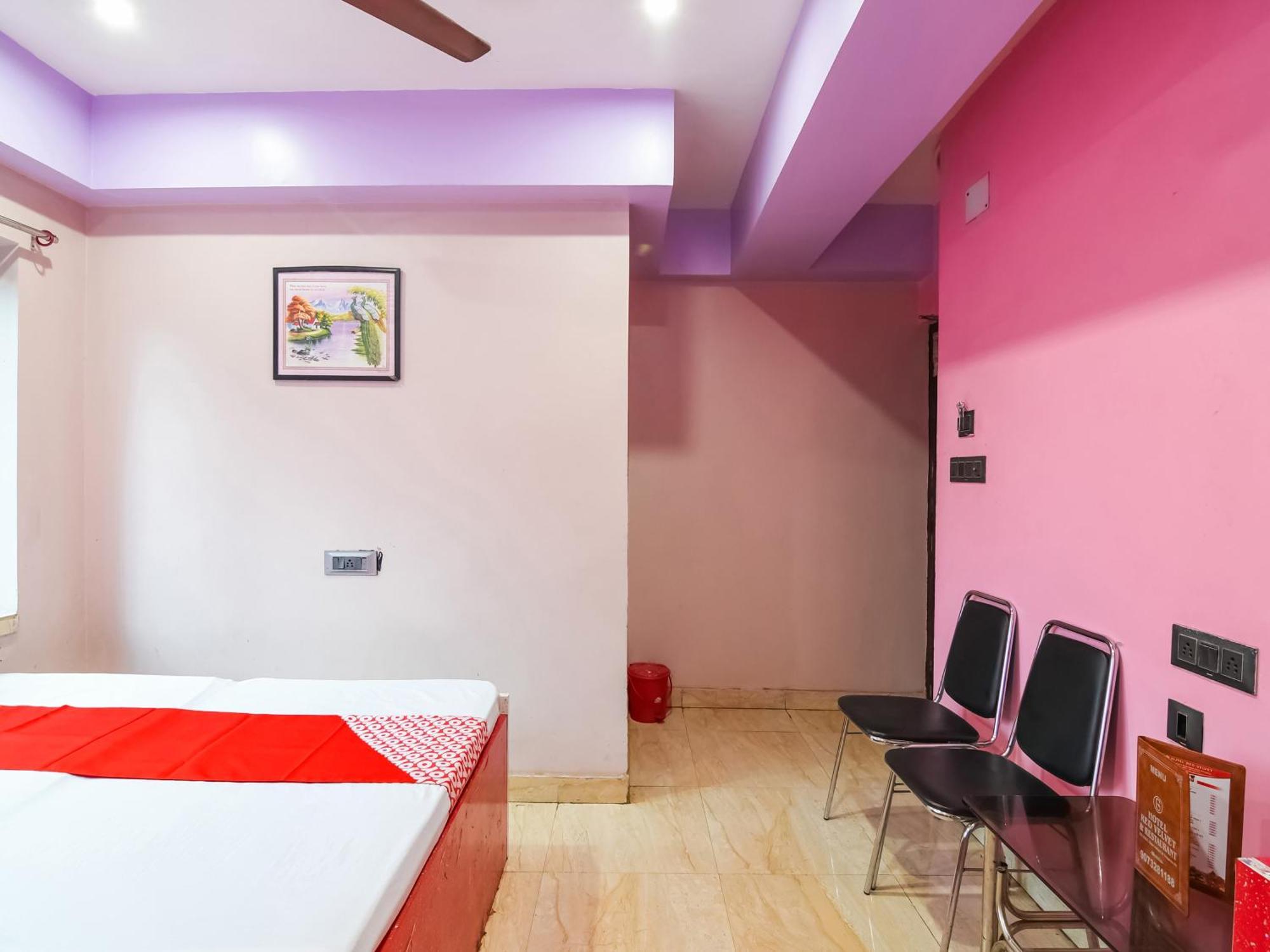 Oyo Flagship Hotel Red Velvet Hugli-Chinsurah Bagian luar foto