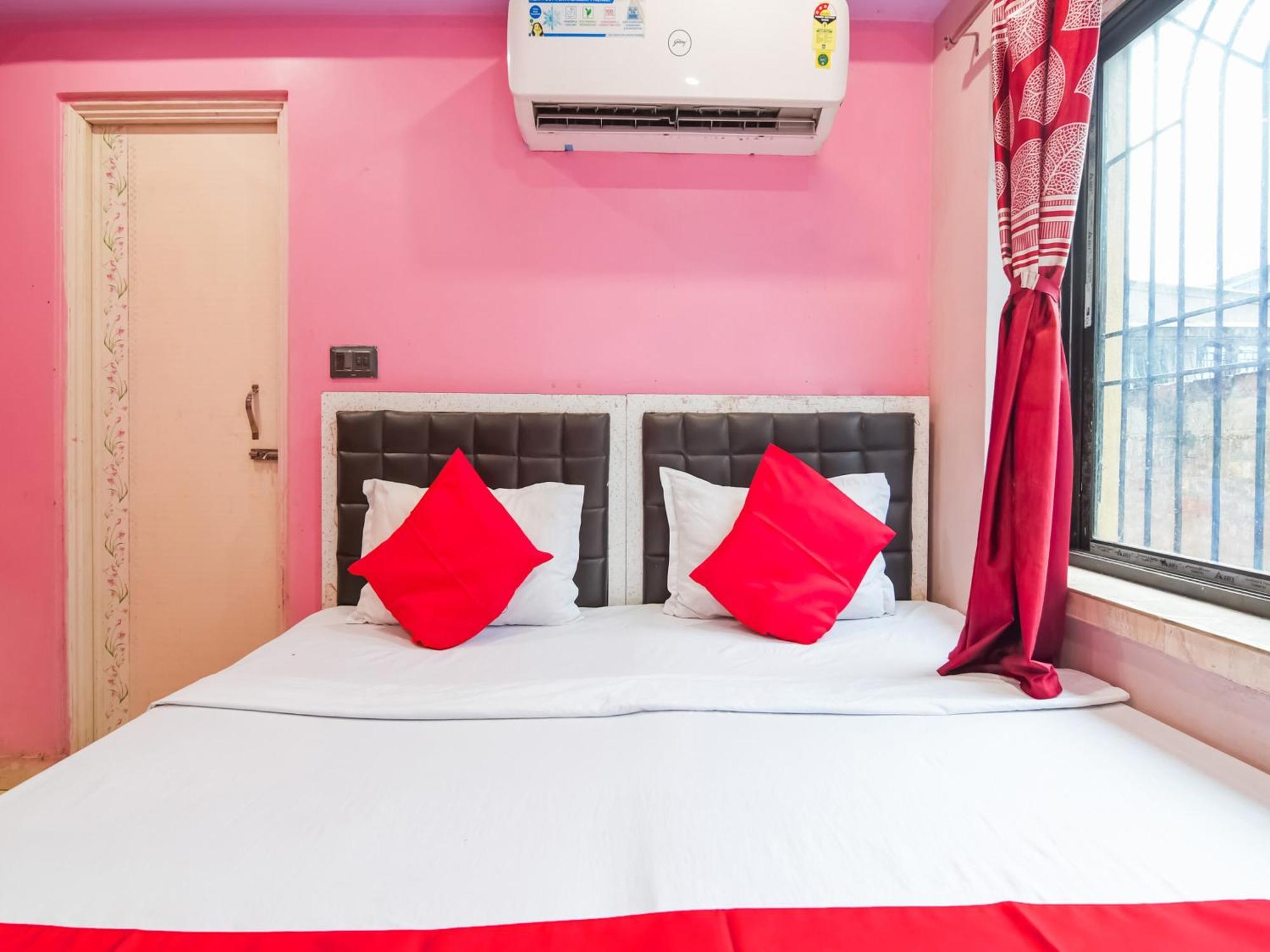 Oyo Flagship Hotel Red Velvet Hugli-Chinsurah Bagian luar foto