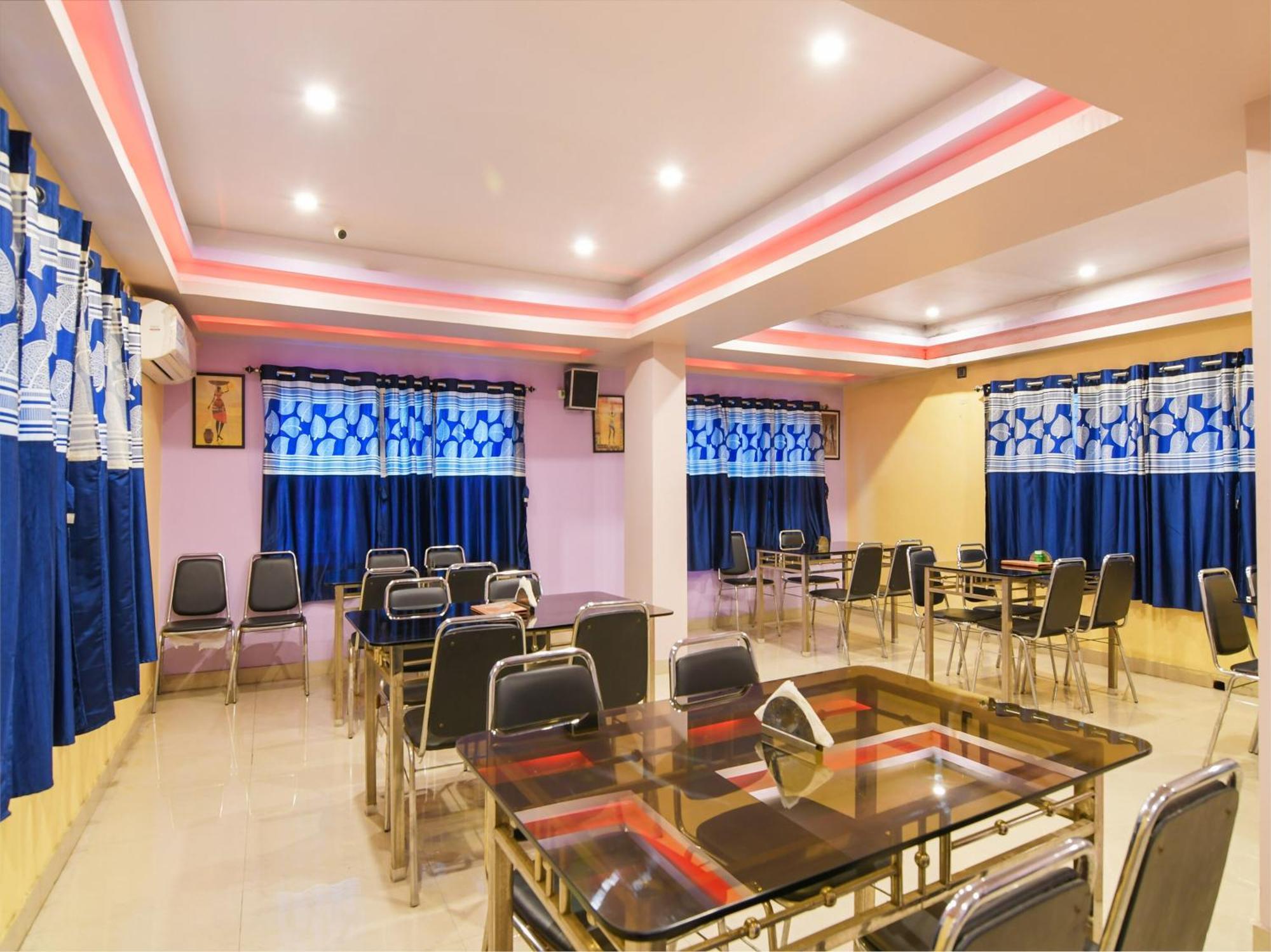 Oyo Flagship Hotel Red Velvet Hugli-Chinsurah Bagian luar foto